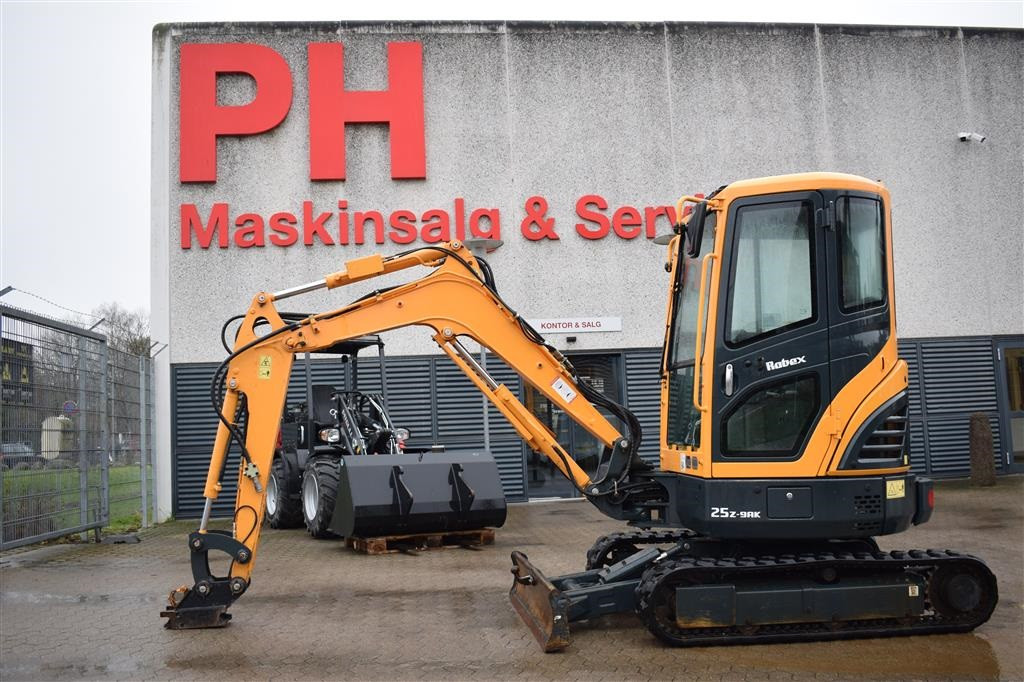 Hyundai R25z 9ak Lavt Timetal Ren Maskine Altimaskiner 6940